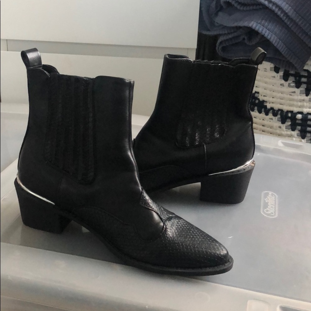 Missguided black ankle slip on boots size UK4 US6